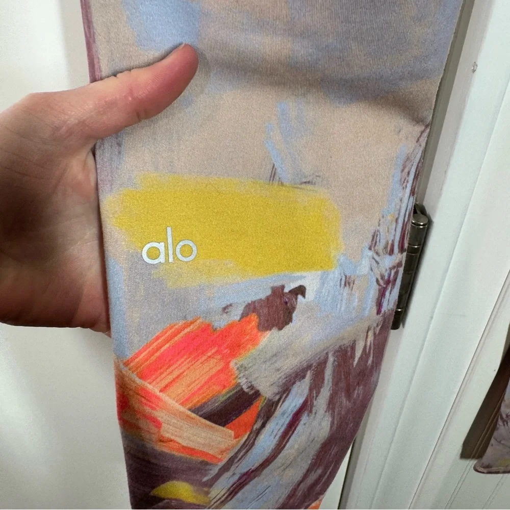 Alo Yoga Airbrush Leggings in Modernist Multi size xxs activewear athleisure gym
